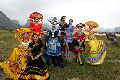 8名"壯族三月三"最美代言人壯鄉(xiāng)采風(fēng)